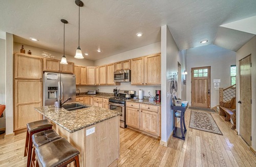 Salida Condominio | River Livin'- ¡Nuevo condominio en el centro, en el río Arkansas!