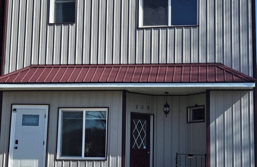 Cassville Casa | Dog-friendly riverview home on the Mississippi!