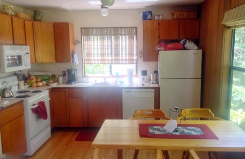 Sea Ranch Casa | Escapada de secuoyas aislada que admite perros con bañera de hidromasaje privada
