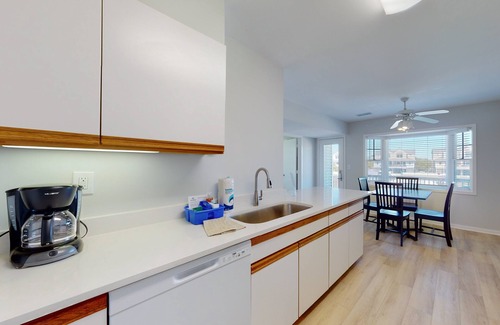 Buxton Casa | Dog-friendly townhouse with pool access, W/D, AC & ocean views - walk to beach