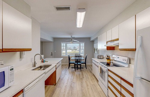 Buxton Casa | Dog-friendly townhouse w/shared pool, AC, private W/D, WiFi - ocean view