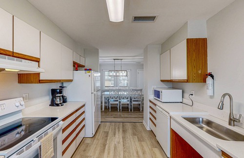 Buxton Casa | Dog-friendly townhouse w/shared pool, AC, private W/D, WiFi - ocean view