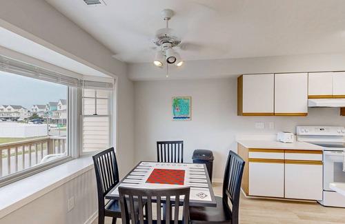 Buxton Casa | Dog-friendly townhouse with pool access, central AC, washer/dryer & ocean view