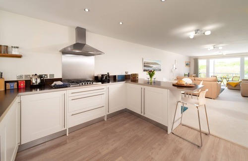 Mortehoe Apartamento | Dog friendly, two bedroom holiday apartment with balcony in Mortehoe, North Devon.