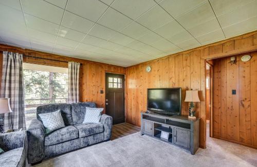 Cascade Casa | Dog Friendly Cabin with Yard and Mtn Views in Cascade