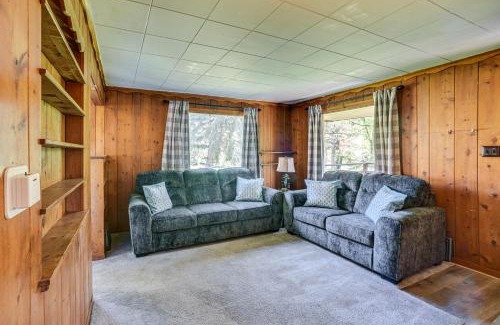 Cascade Casa | Dog Friendly Cabin with Yard and Mtn Views in Cascade
