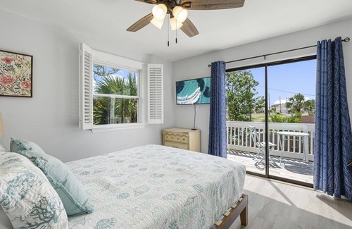 Silver Sands Casa | Dog Friendly, Free Golf Cart, 5 min to the beach, Fast WIFI, Snowbird Specials