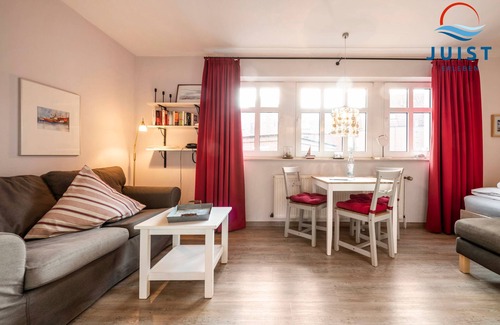 Juist Apartamento | Dog-friendly vacation apartment ideal for couples, with swimming pool and sauna.