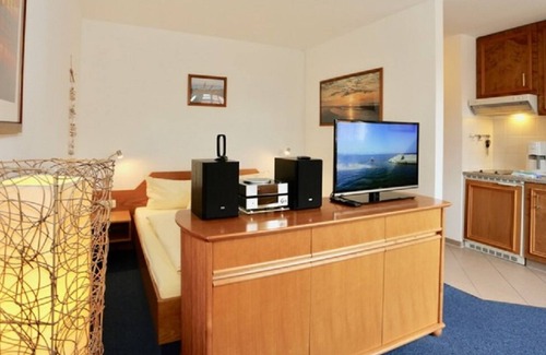 Juist Apartamento | Dog-friendly vacation apartment, ideal for couples, with sauna and swimming pool.