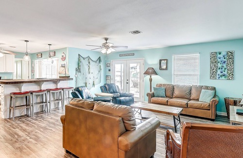 Palm Harbor Casa | Dog-friendly, waterfront home with a dock, fast WiFi, central AC, & fenced yard