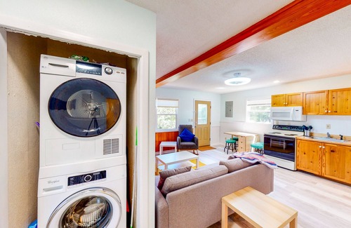 Frisco Casa | Dog-friendly, waterfront home w/sound access, patio & WiFi - walk to the beach