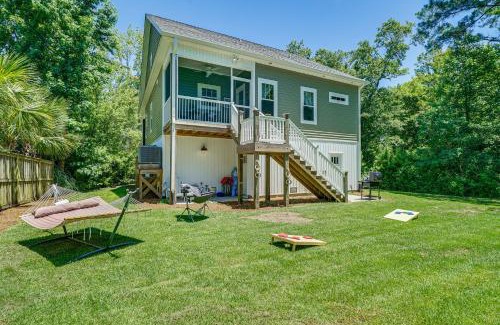 Myrtle Grove Casa | Dog-Friendly Wilmington Retreat about 7 Mi to Beach!