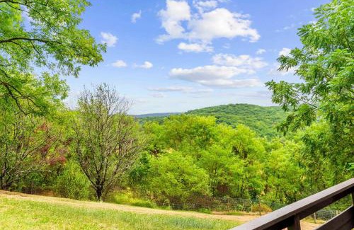 Baker Chalet De Esquí | Dog Friendly with Fire Pit and Yard by the River
