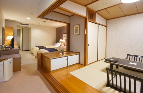 Dogo Hot Spring Casa | Dogo Onsen Funaya