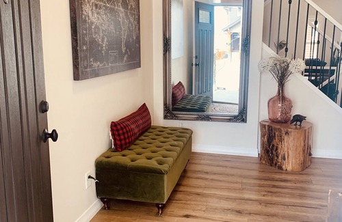 Cochrane Casa | Dogs are welcome in our family friendly 3 bedroom home