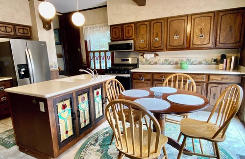 Almelund Casa | Dogs O.K Historic River Home: 6 Beds, 4 Bedrooms, 10 People,