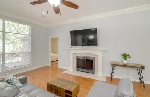 George Bush Park/Eldridge Casa | Dogs Welcome, Fenced Yard Richmond Retreat!