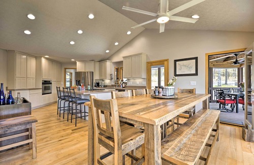 Crellin Casa | Dogs Welcome: Secluded Oakland Gem w/ Hot Tub