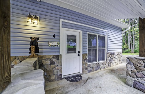 Avery Creek Casa | Dogwood Cottage - A perfect AVL couples escape