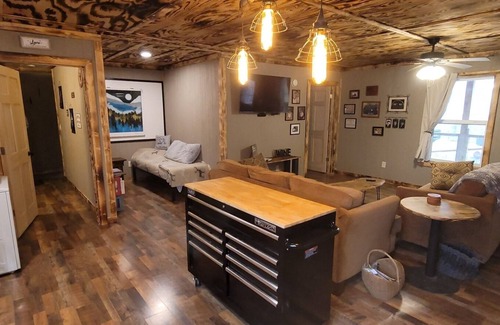 Beersheba Springs Cabina | Dogwood-dog friendly, homestead w/ livestock, quiet, relaxing, hiking, Caverns