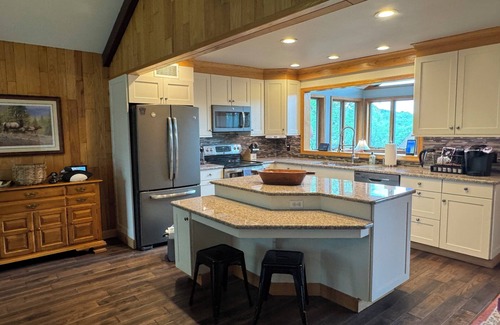 Lairdsville Casa | Dogwood Ridge - Secluded 3BR Home in the Woods, Sleeps 9, Pet Friendly