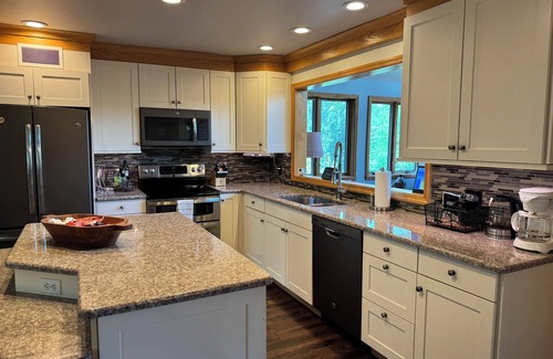 Lairdsville Casa | Dogwood Ridge - Secluded 3BR Home in the Woods, Sleeps 9, Pet Friendly