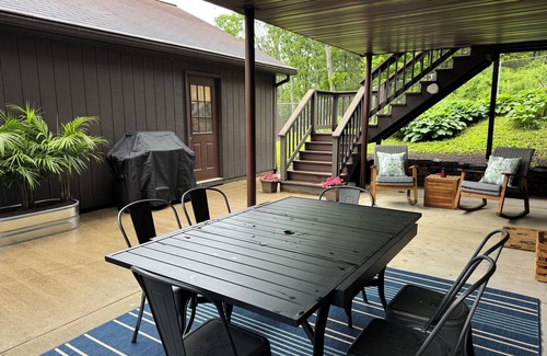Lairdsville Casa | Dogwood Ridge - Secluded 3BR Home in the Woods, Sleeps 9, Pet Friendly