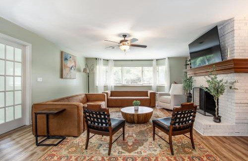 Kodak Casa | Dogwood Vista - Hot Tub, Firepit, & Volleyball!
