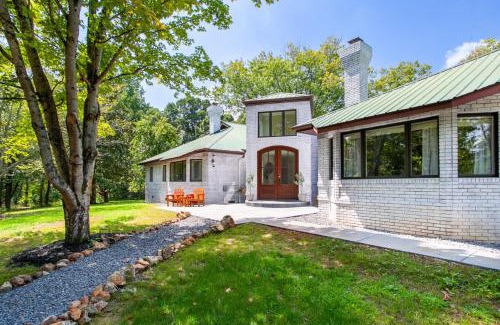 Kodak Casa | Dogwood Vista - Hot Tub, Firepit, & Volleyball!