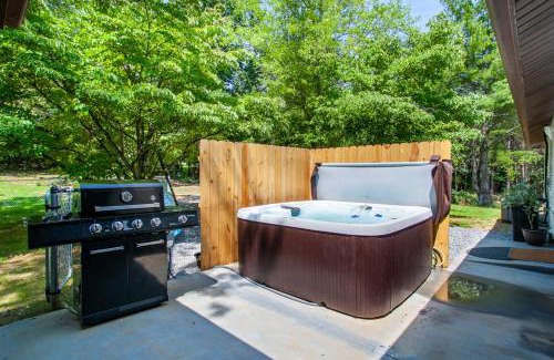Kodak Casa | Dogwood Vista - Hot Tub, Firepit, & Volleyball!