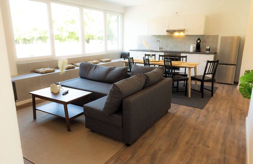 Innenstadt-Ost Apartamento | Dohann1. Bright and open apartment close to the center with private parking space in front of the door