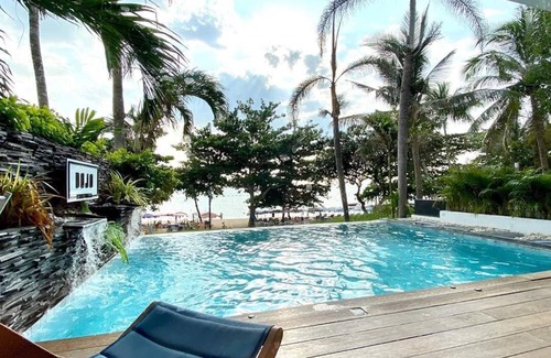 Jomtien Villa | Dojo piscina villa frente a la playa y vistas al mar