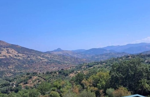 Isnello Apartamento | Dolce-Vista, Spacious 3 Bed Apartment with Panoramic Views