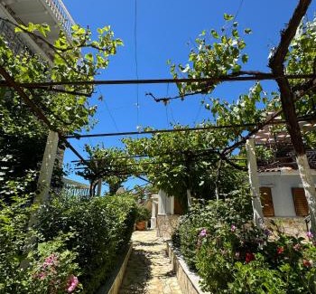 Qafe e Gjashtes Villa | Dolce Vita Villa