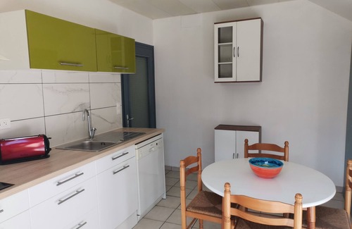 Dole Apartamento | Dole le Comté furnished rental 70 m² wifi parking terrace patio near center