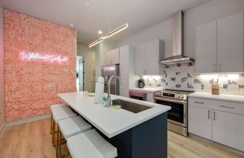 Radnor Casa | Dolly & Denim - 4BD/4.5BTH - Spacious Rooftop!