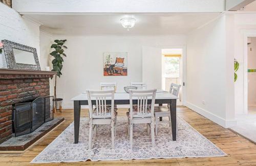 Hobart Central Business District Casa | Dolly's Cottage - Timeless Retreat near Hobart CBD