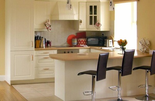 Caherconnell Cabaña | DOLMEN COTTAGE, pet friendly in Kilfenora, County Clare