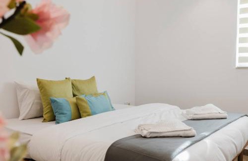 Qawra Apartamento | Dolmen Court Qawra Fl13 W Shared Pool! By Homely