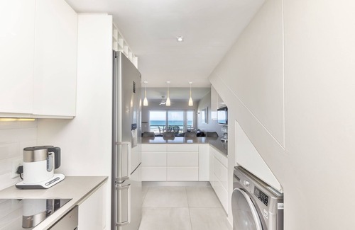 Lagoon Beach Apartamento | Dolphin Beach H205, Blouberg by HMH