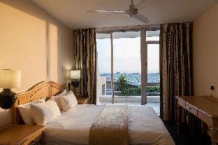 Bloubergstrand Hotel | Dolphin Beach Hotel Self Catering Apartments