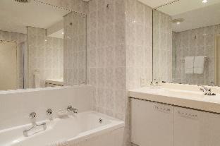 Bloubergstrand Hotel | Dolphin Beach Hotel Self Catering Apartments