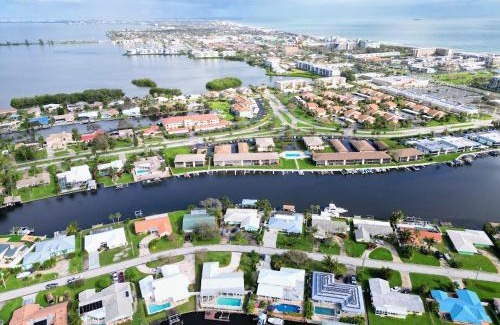 Cocoa Isles Casa | Dolphin Cove in Cocoa Beach Fl