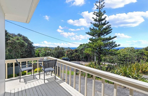Tutukaka Casa | Dolphin Hideaway - Tutukaka Holiday Bach