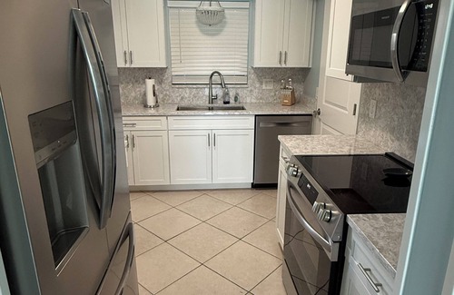 Treasure Island Condominio | Dolphin & Manatee At Your Back Door!!