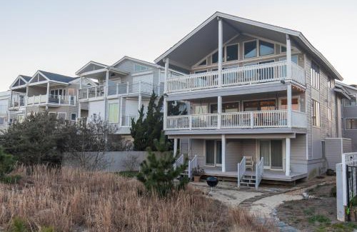 Northeast Virginia Beach Casa | Dolphin Watch - Oceanfront - North End VB