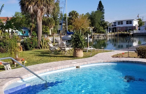 Madeira Beach Casa | ¡Delfines y manatíes en tu patio trasero!