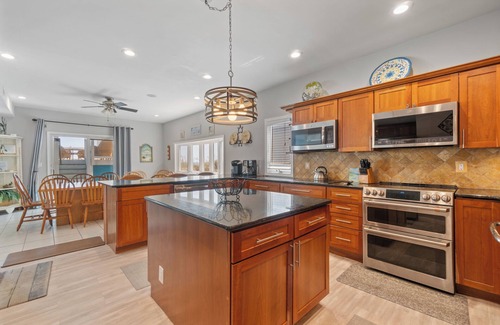 Sandbridge Casa | Dolphins Jumping and sunrise view-Ocean Front house