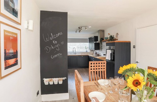 Menai Bridge Cabaña | Dolwyn