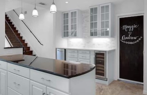 Mesa Oaks Casa | AUS - Tablerock · Gorgeous 5bd/4ba w/Hot Tub Near Downtown Austin